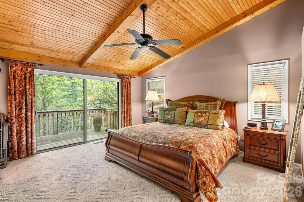 560 Toxaway Court Lake Toxaway, NC 28747