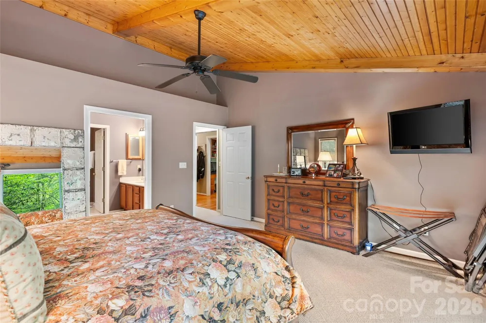 560 Toxaway Court Lake Toxaway, NC 28747