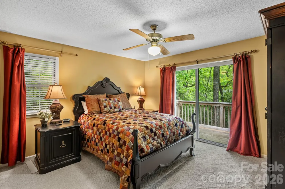 560 Toxaway Court Lake Toxaway, NC 28747