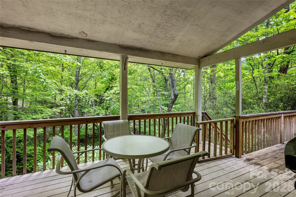 560 Toxaway Court Lake Toxaway, NC 28747