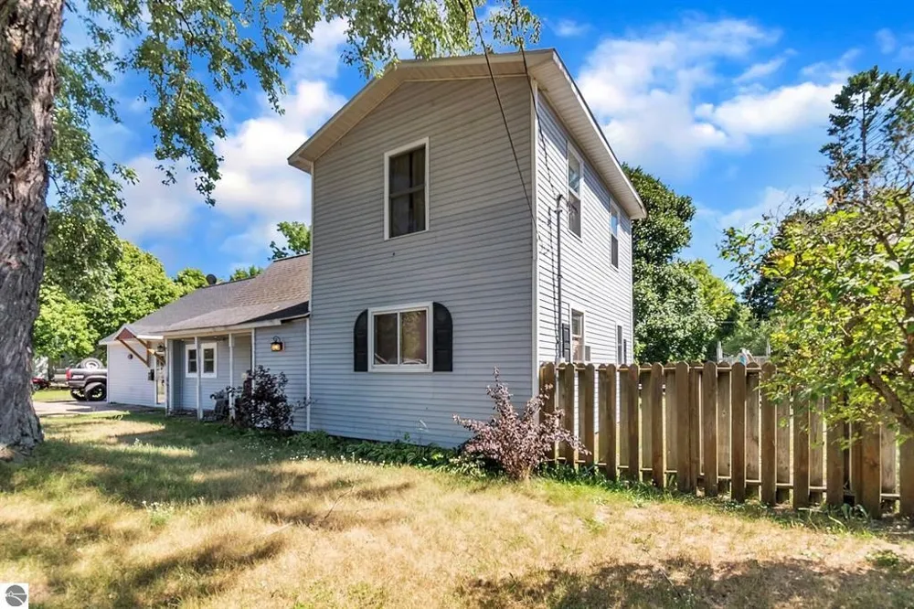 817 Walnut Street Cadillac City, MI 49601