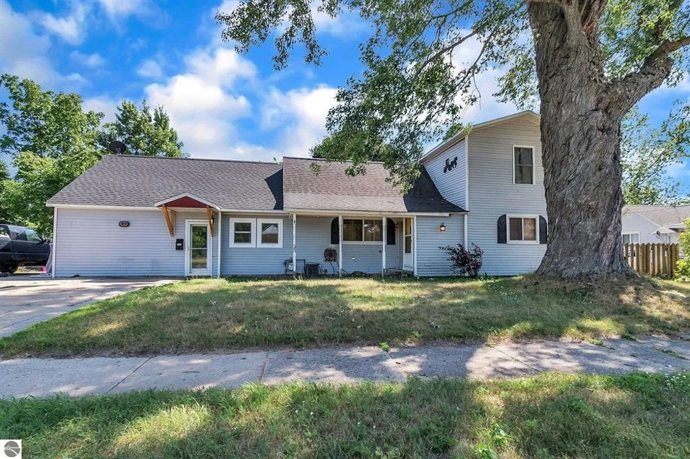 817 Walnut Street Cadillac City, MI 49601