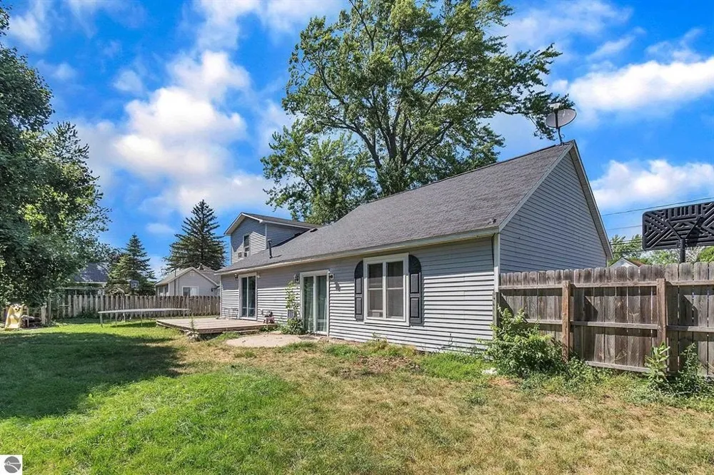 817 Walnut Street Cadillac City, MI 49601