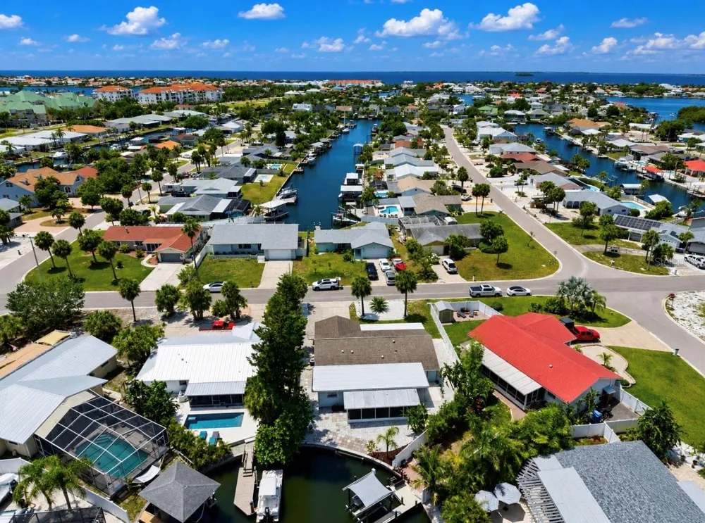 6513 ABACO DRIVE Apollo Beach, FL 33572