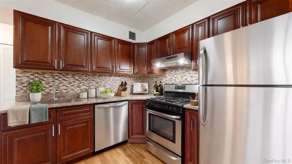 76-01 113th Street #6D Forest Hills, NY 11375