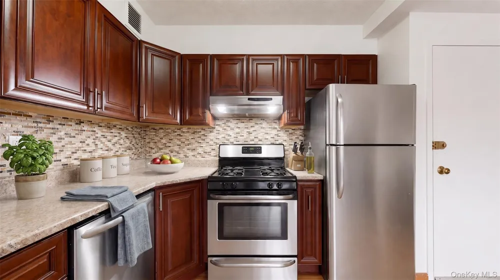 76-01 113th Street #6D Forest Hills, NY 11375