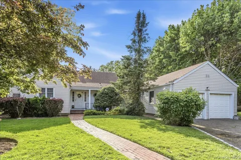 36 Roosevelt Place