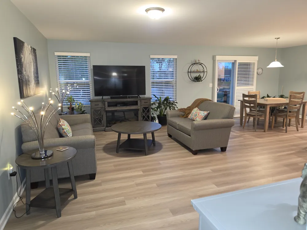 10340 Swan Lake Circle Ypsilanti, MI 48197