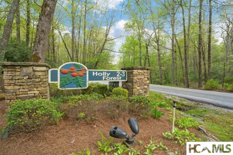 44 Holly Road
