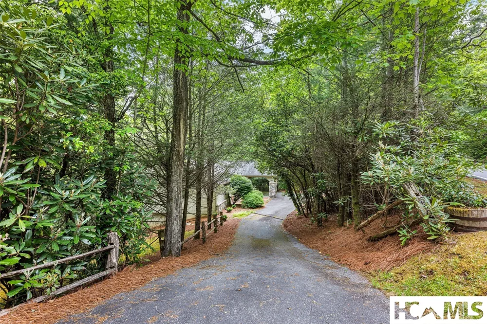 560 Toxaway Court Lake Toxaway, NC 28747