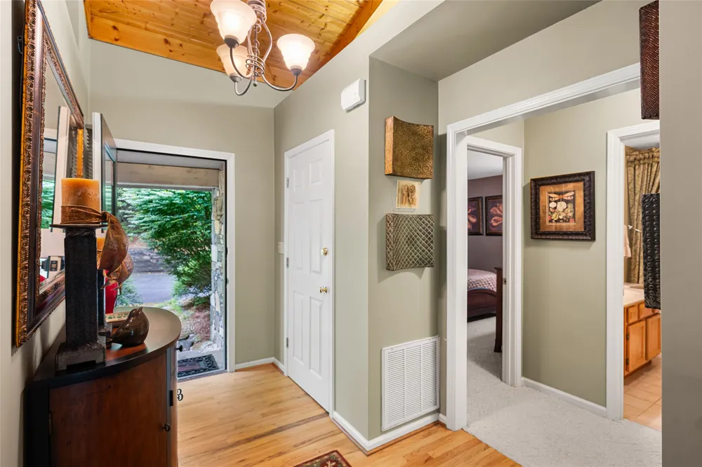 560 Toxaway Court Lake Toxaway, NC 28747