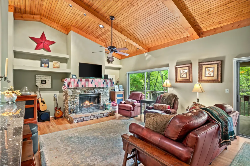 560 Toxaway Court Lake Toxaway, NC 28747