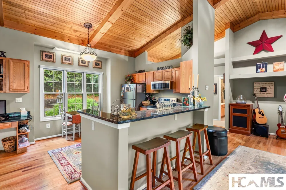 560 Toxaway Court Lake Toxaway, NC 28747