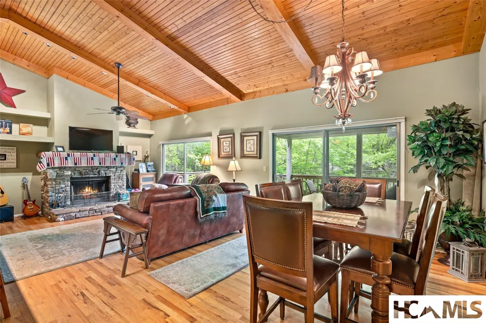 560 Toxaway Court Lake Toxaway, NC 28747