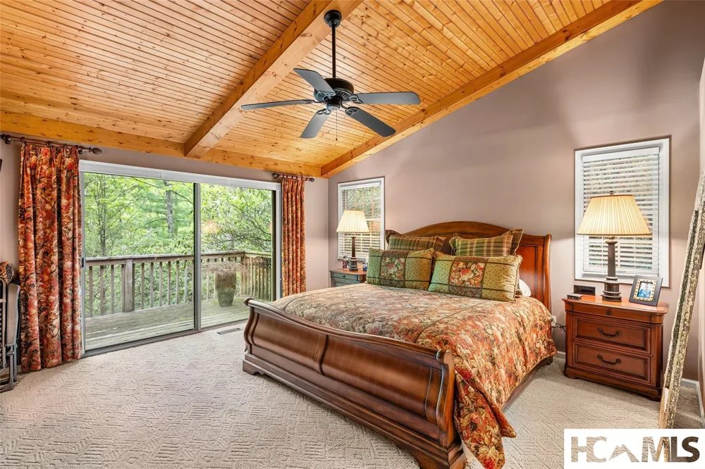 560 Toxaway Court Lake Toxaway, NC 28747