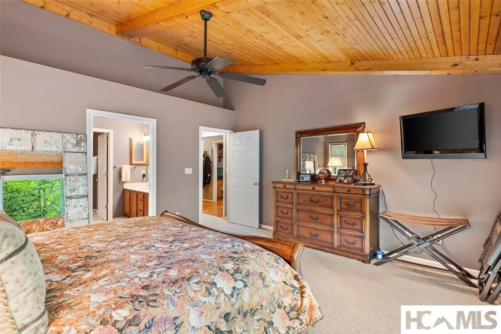 560 Toxaway Court Lake Toxaway, NC 28747