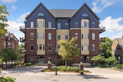 301 Clifton Avenue #1H