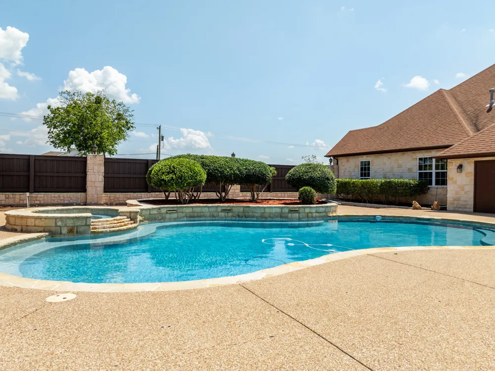 400 E Spurgeon Street Itasca, TX 76055