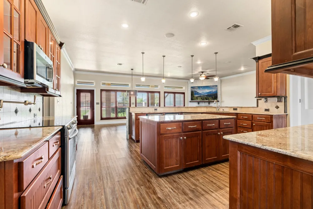 400 E Spurgeon Street Itasca, TX 76055
