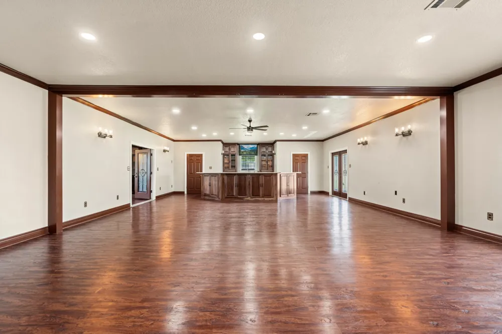400 E Spurgeon Street Itasca, TX 76055
