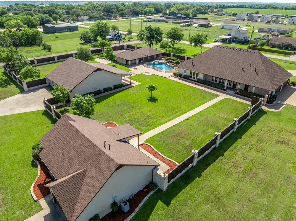 400 E Spurgeon Street Itasca, TX 76055