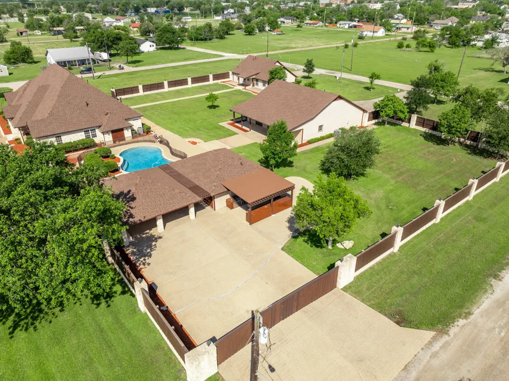 400 E Spurgeon Street Itasca, TX 76055