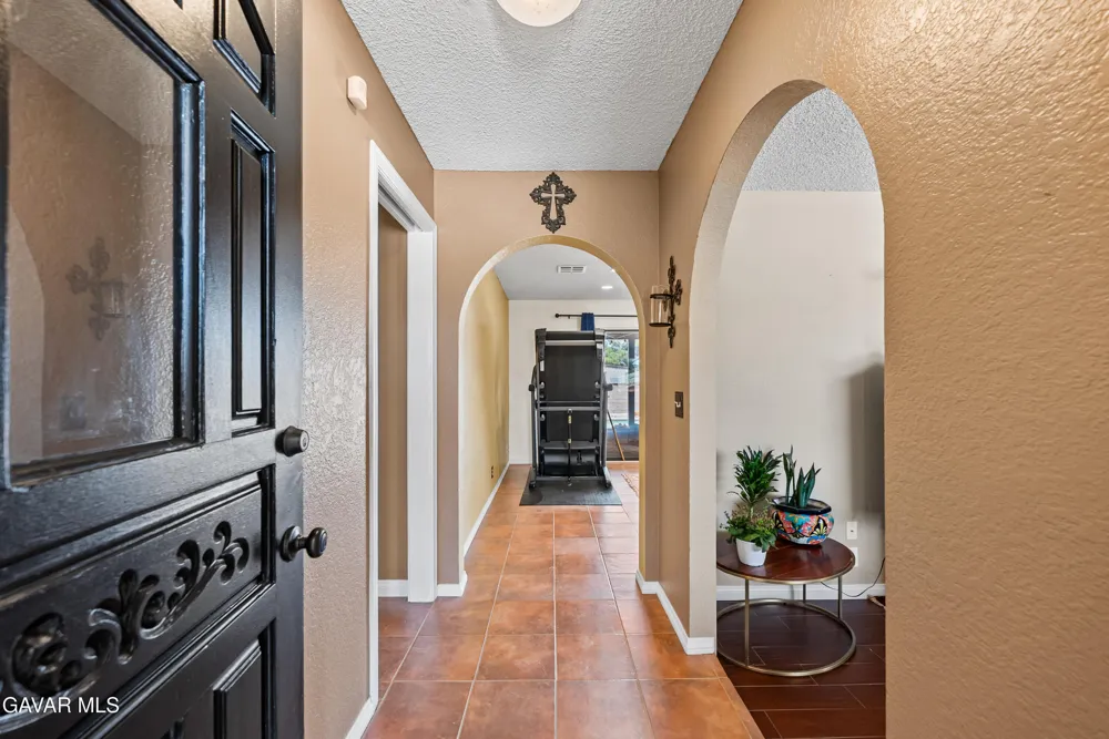 5055 W Ave K 12 Quartz Hill, CA 93536