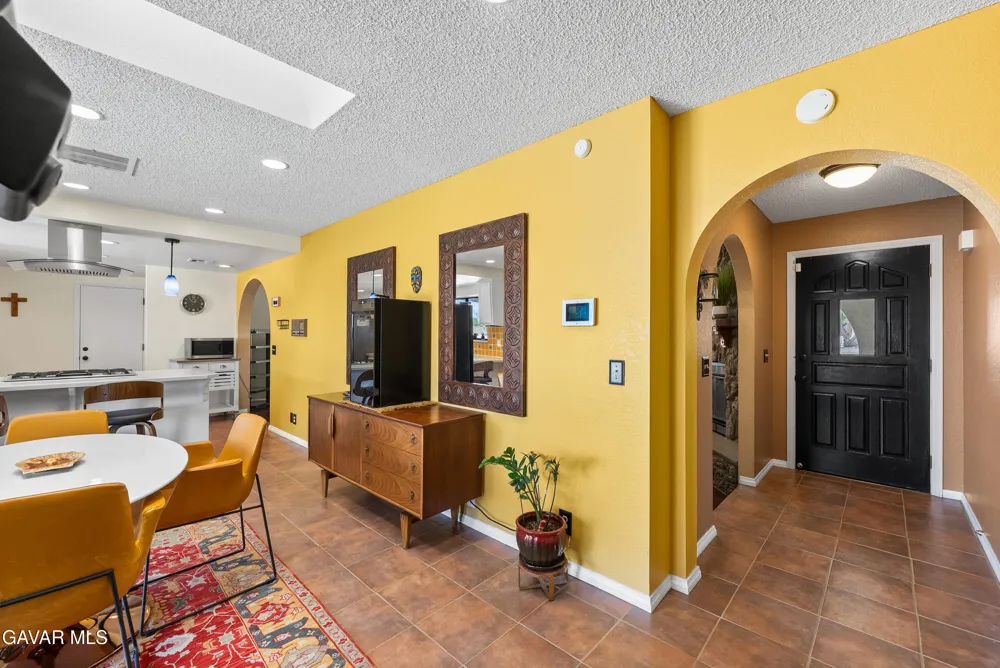5055 W Ave K 12 Quartz Hill, CA 93536