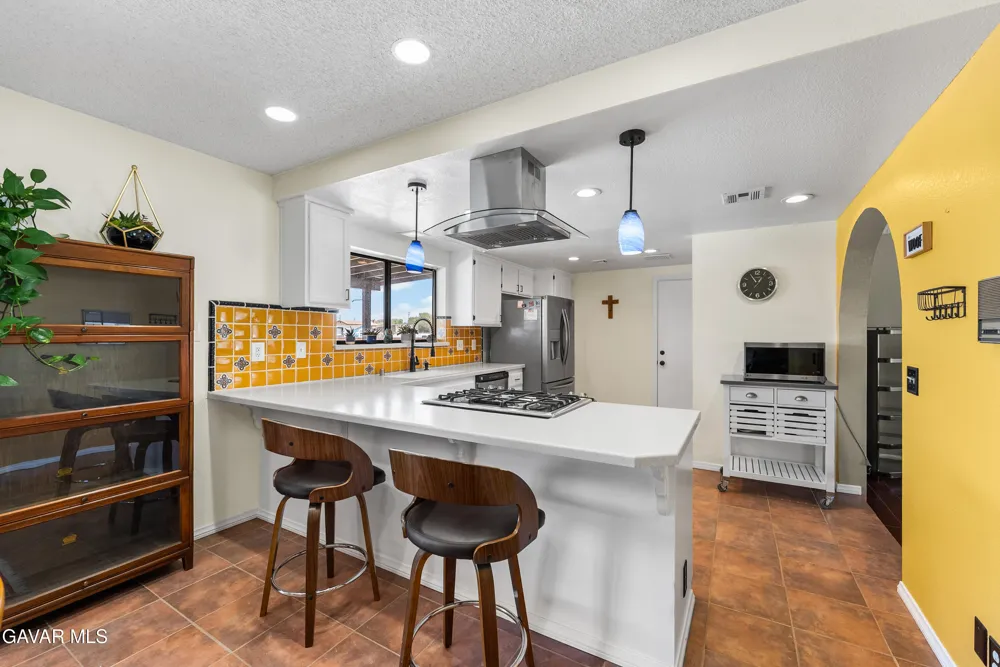 5055 W Ave K 12 Quartz Hill, CA 93536