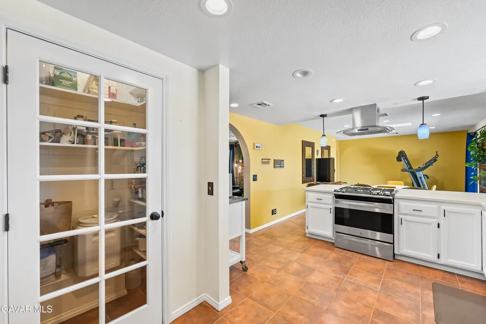 5055 W Ave K 12 Quartz Hill, CA 93536