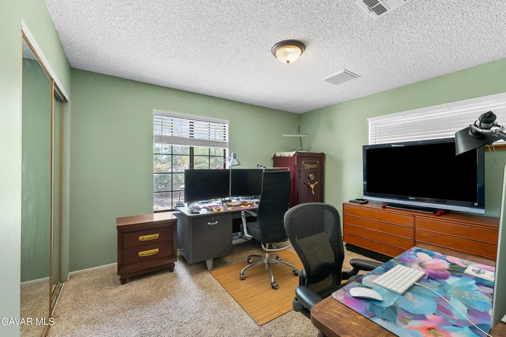 5055 W Ave K 12 Quartz Hill, CA 93536