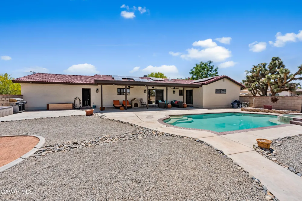 5055 W Ave K 12 Quartz Hill, CA 93536