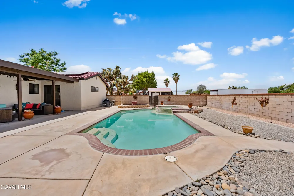5055 W Ave K 12 Quartz Hill, CA 93536