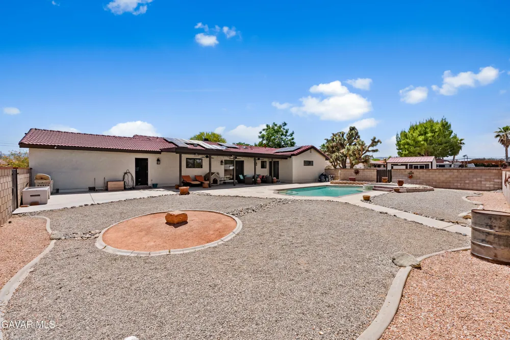 5055 W Ave K 12 Quartz Hill, CA 93536