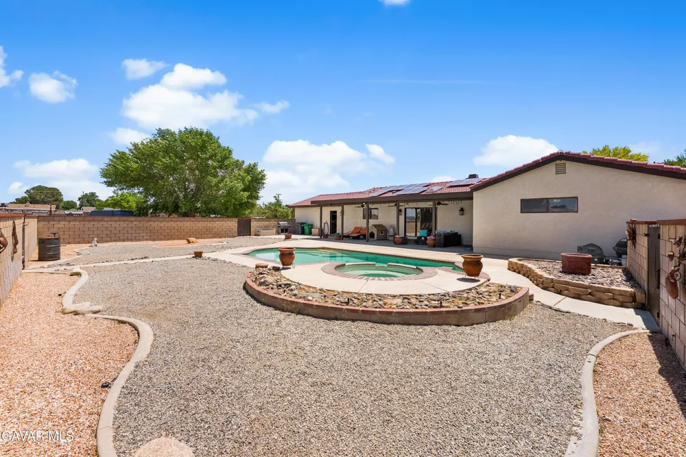 5055 W Ave K 12 Quartz Hill, CA 93536