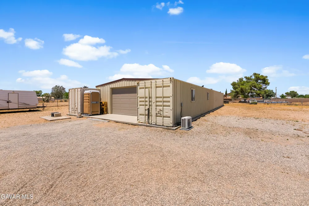 5055 W Ave K 12 Quartz Hill, CA 93536