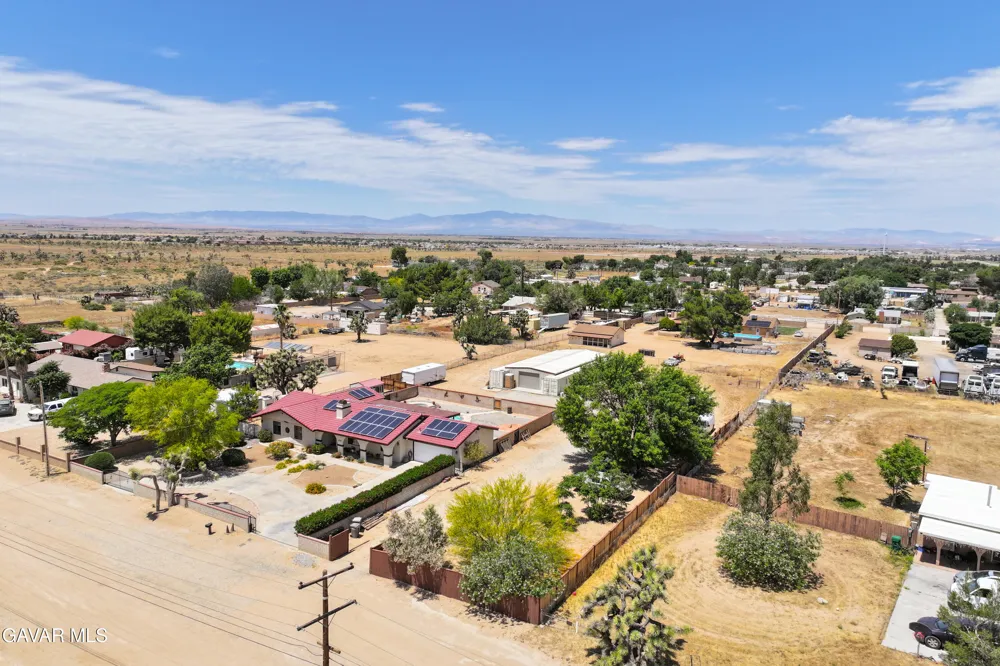 5055 W Ave K 12 Quartz Hill, CA 93536