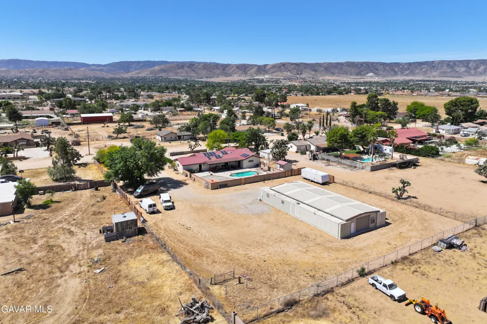 5055 W Ave K 12 Quartz Hill, CA 93536