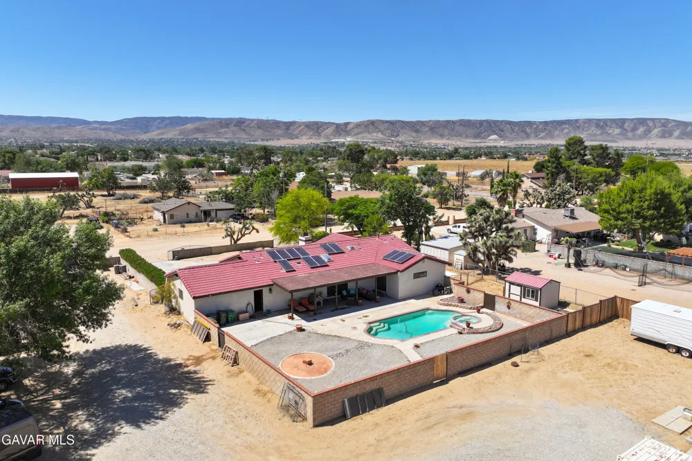 5055 W Ave K 12 Quartz Hill, CA 93536