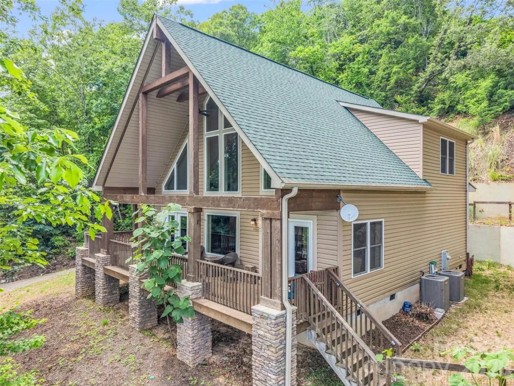 227 Snug Harbor Circle Lake Lure, NC 28746