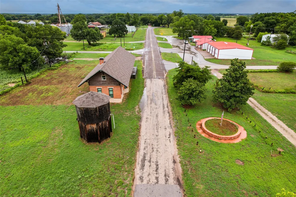 211 Main Street Rosser, TX 75157