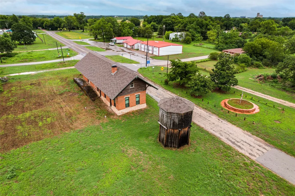 211 Main Street Rosser, TX 75157