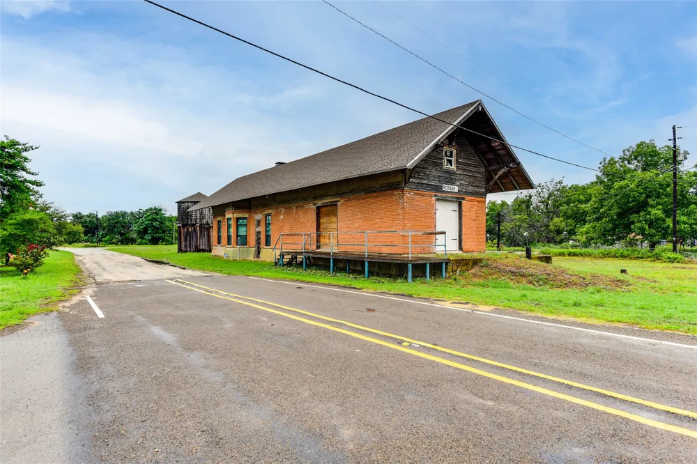 211 Main Street Rosser, TX 75157