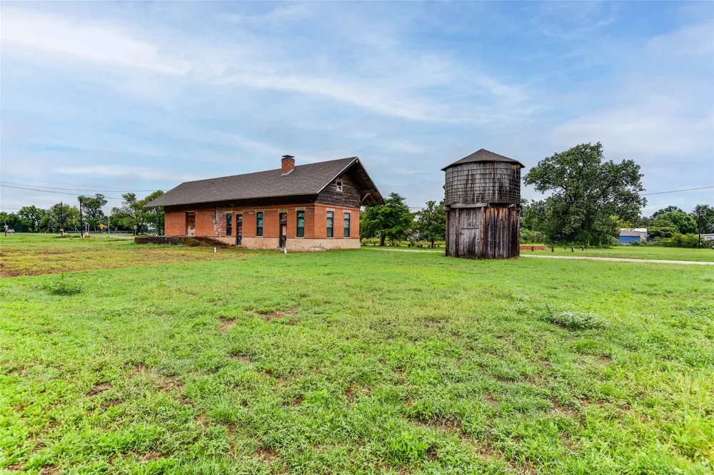 211 Main Street Rosser, TX 75157