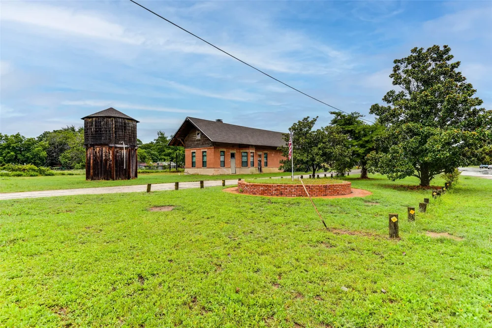 211 Main Street Rosser, TX 75157