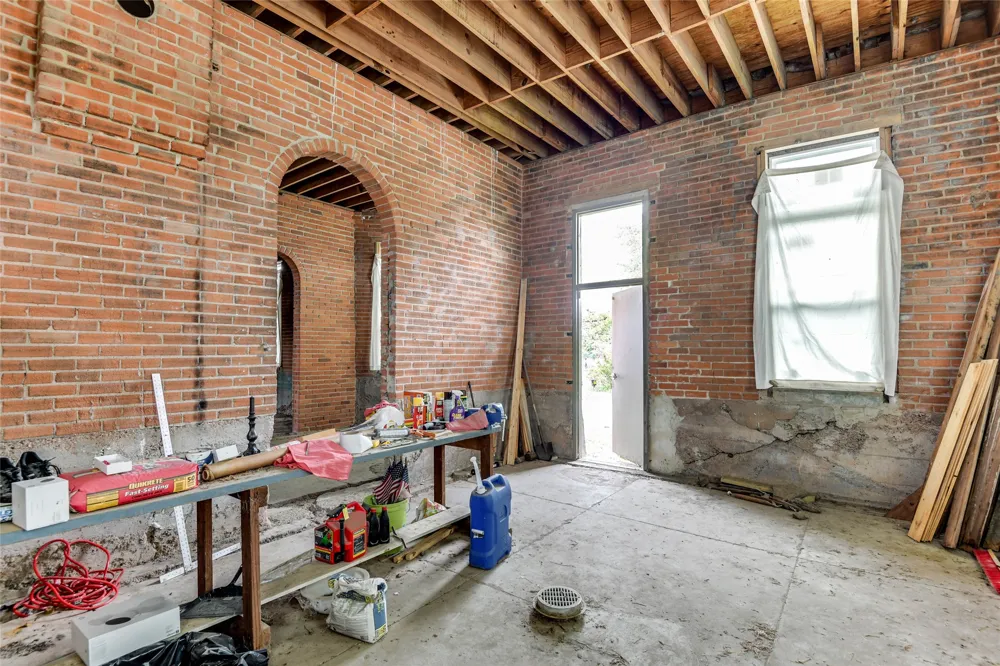 211 Main Street Rosser, TX 75157