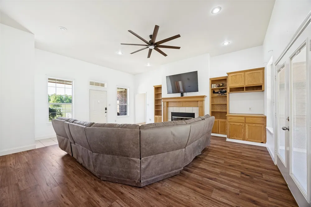 115 County Road 3302 Omaha, TX 75571