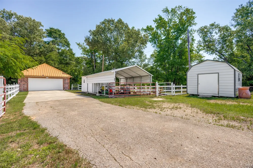 115 County Road 3302 Omaha, TX 75571