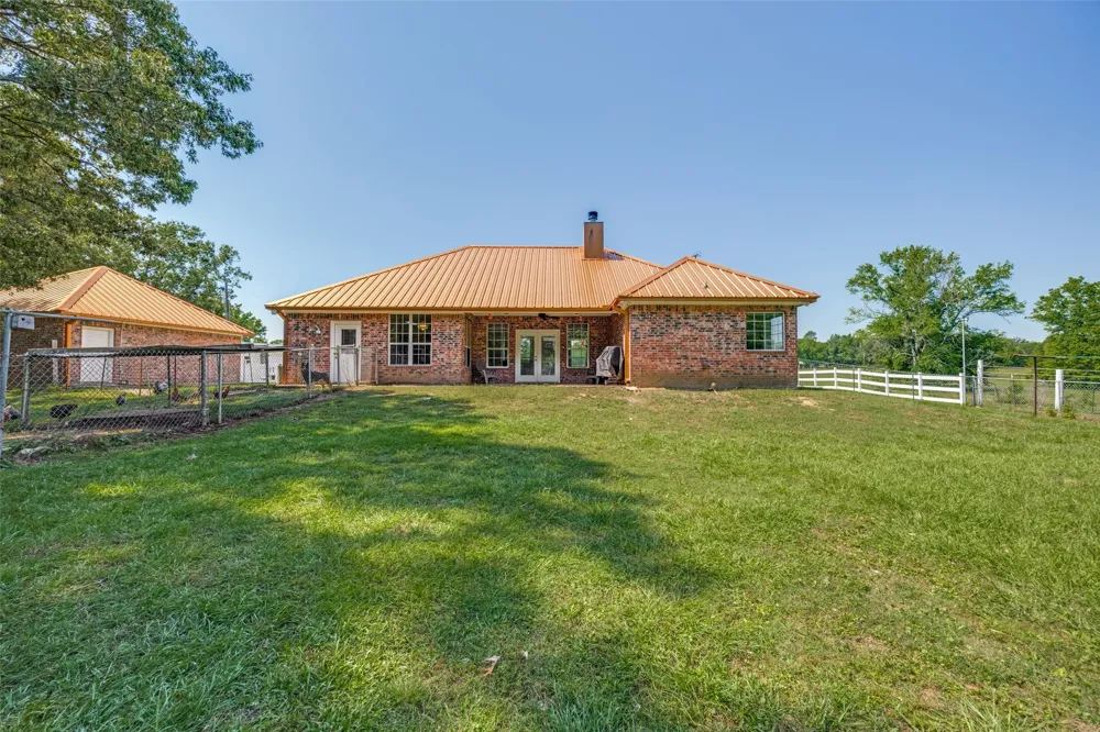 115 County Road 3302 Omaha, TX 75571