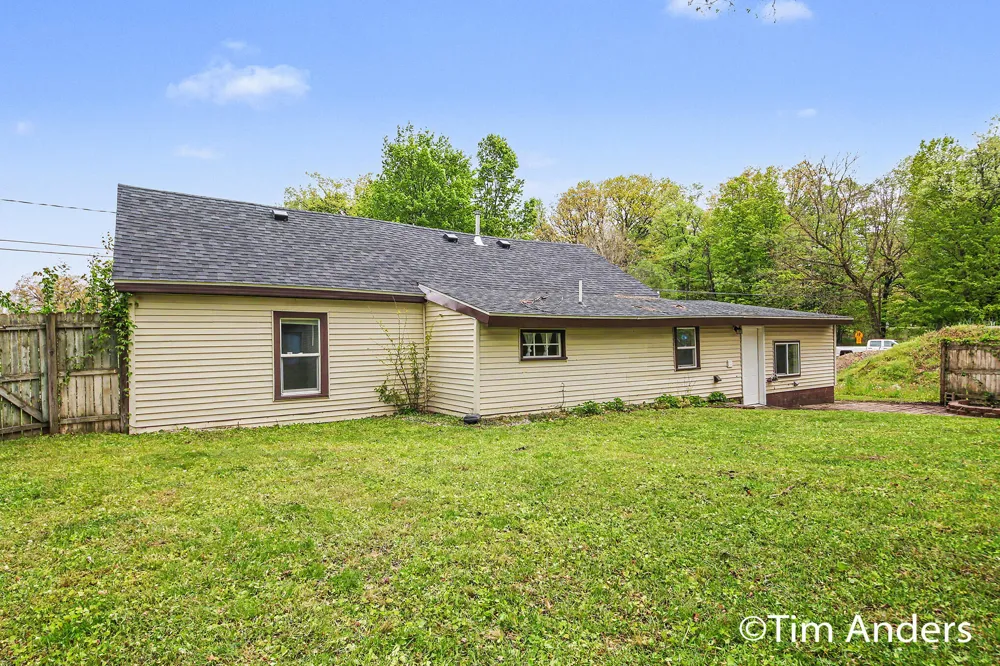 659 Academy Street Allegan, MI 49010
